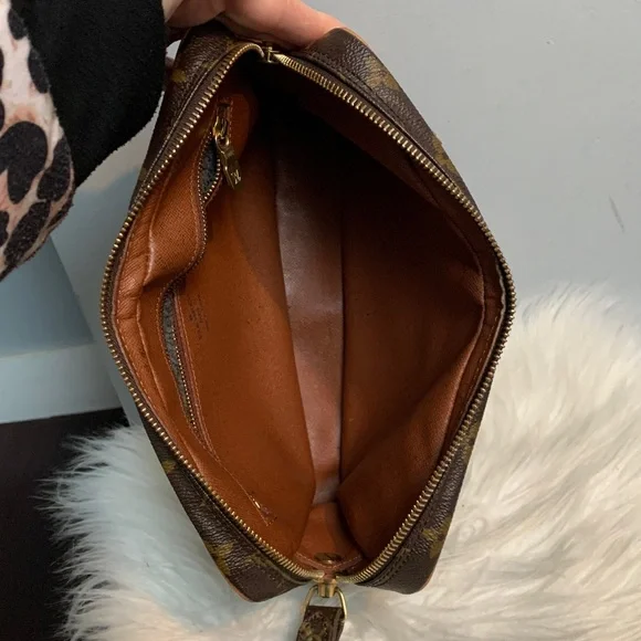 1991 authentic Louis Vuitton Dragonne GM wristlet - Picture 13 of 17